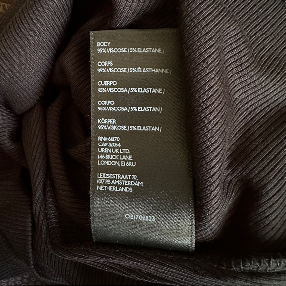 BDG Urban Outfitters Black Shannen Ribbed V-Neck Short Sleeve Tee Size S - Picture 11 of 12